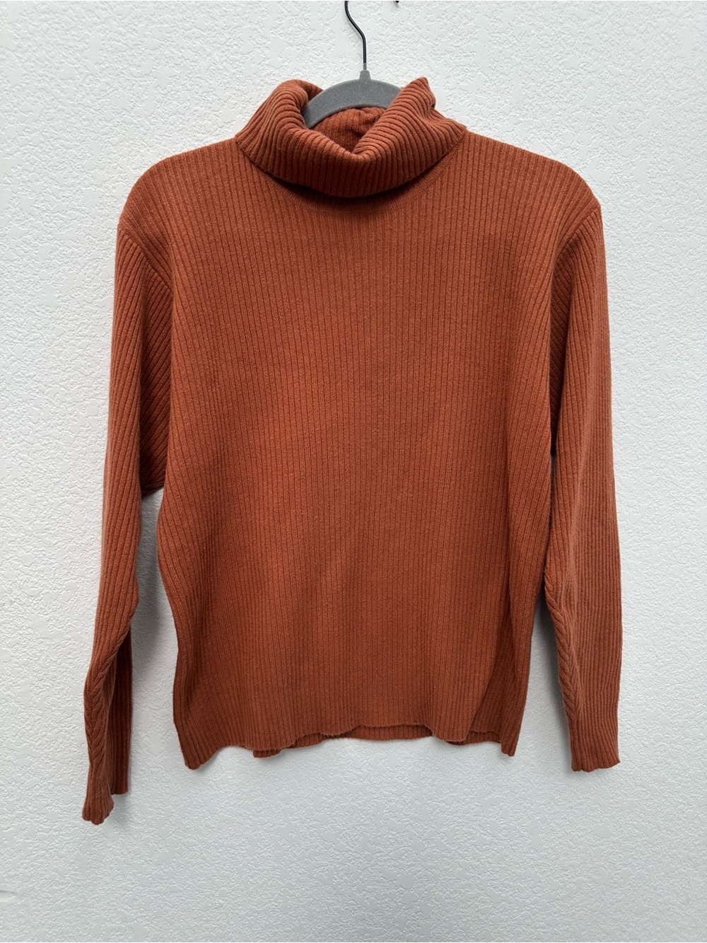 Neiman Marcus Vintage Women L 100% Cashmere Ribbed Turtleneck Sweater Rust Brown